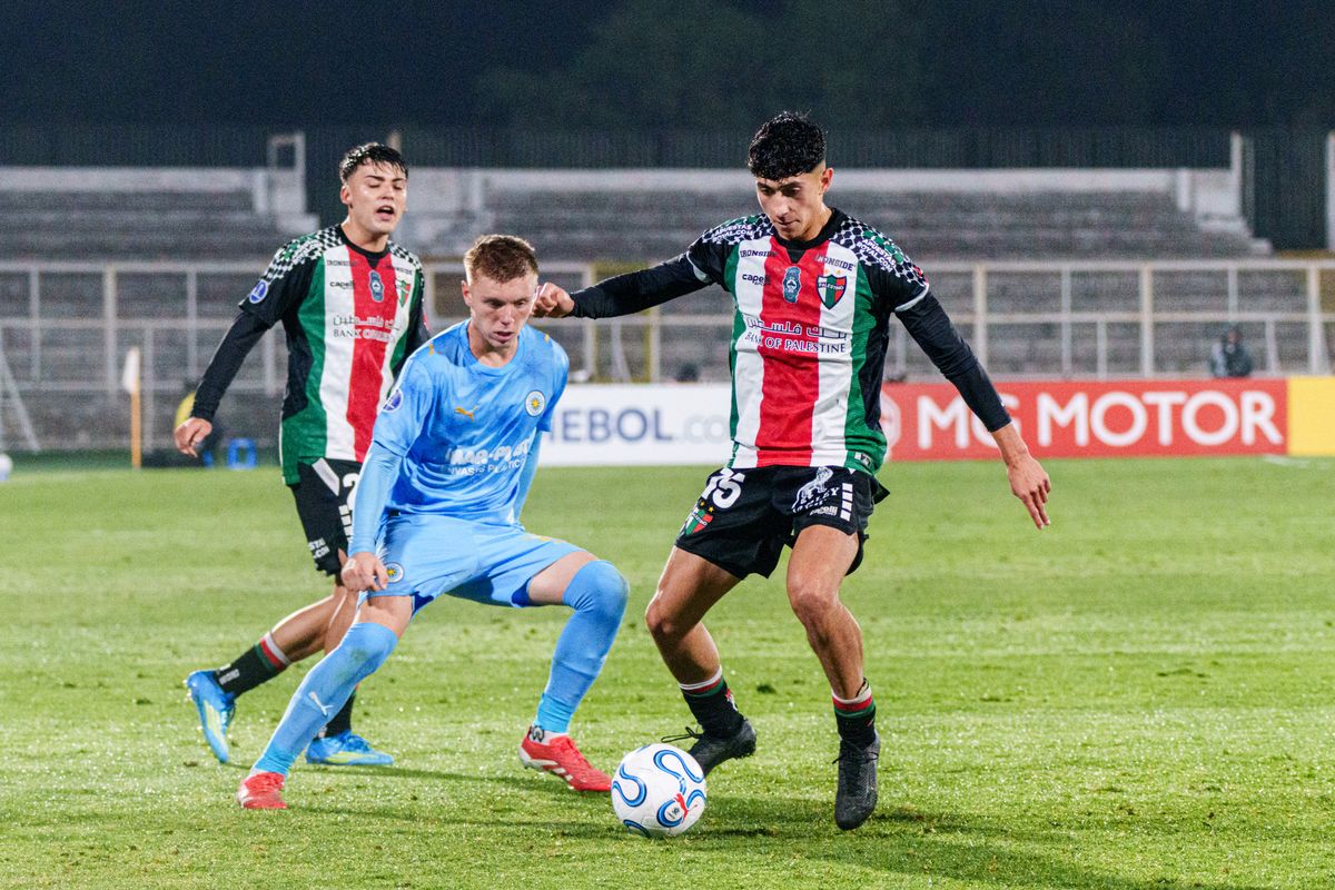 Fotografia 32 del partido Palestino vs Montevideo City Torque por la fase de grupos de la Copa Sudamericana 2026 en La Cisterna.