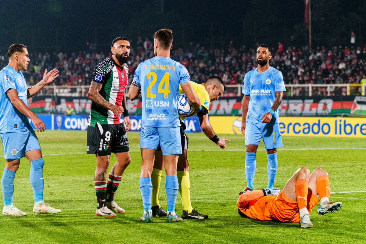 Fotografia 39 del partido Palestino vs Montevideo City Torque por la fase de grupos de la Copa Sudamericana 2026 en La Cisterna.